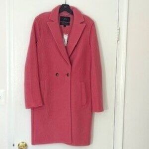 Stylish pink coat, medium length, new